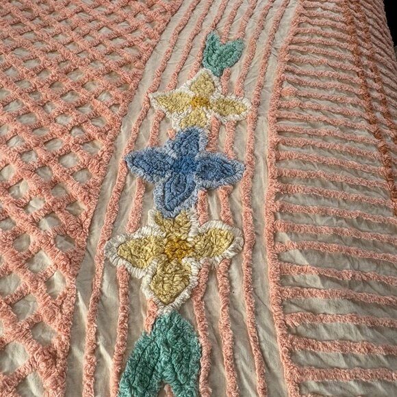 Vintage Floral Boho Chenille Bedcover from 1950s- Queen Sz - Picture 5 of 7
